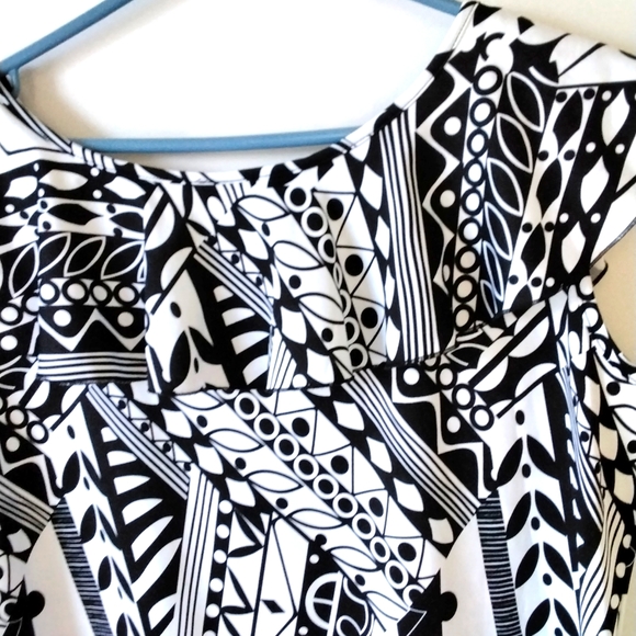 Ladies black and white ruffled top - Picture 4 of 5